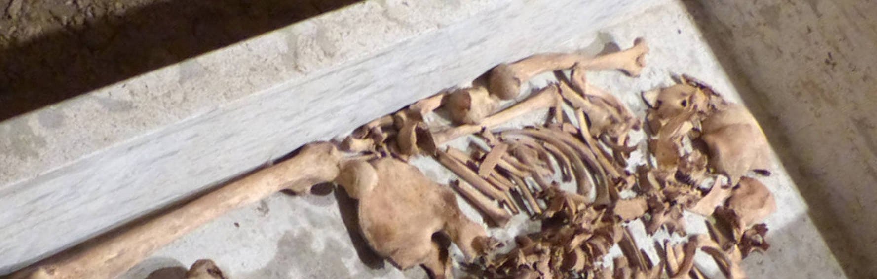 Der Karolinger in seiner Ruhestätte