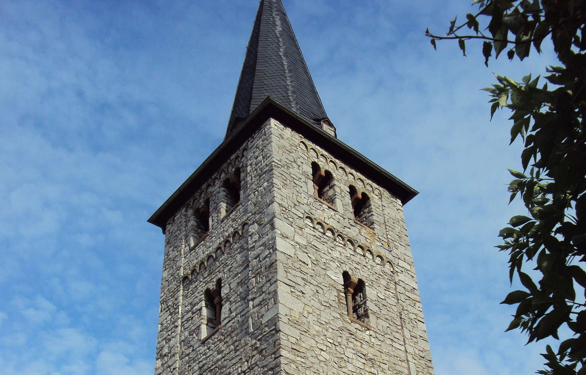 Kirchturm St. Servatius Offheim