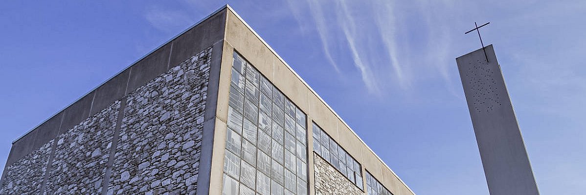 Kirchengebäude in Staffel