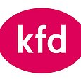Abbildung des Logos der kfd - weiße Buchstaben auf pinkem Hintergrund