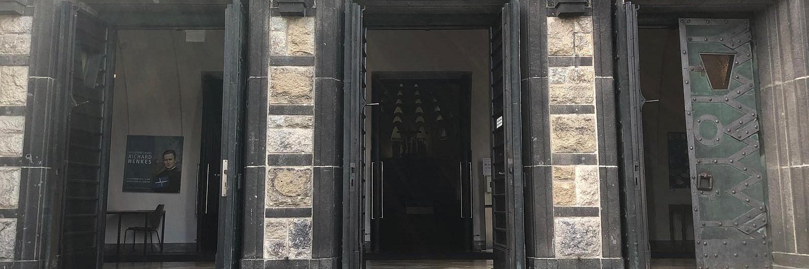 Offene Kirchentüren der Pallottinerkirche St. Marien Limburg