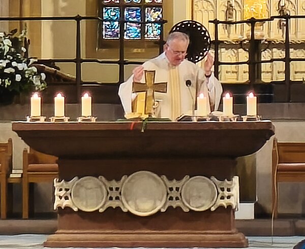 Domkapitular Gereon Rehberg zelebrierte den Pilgergottesdienst im Paderborner Dom. Domkapitular Gereon Rehberg zelebrierte den Pilgergottesdienst im Paderborner Dom.