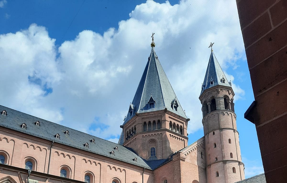 Mainzer Dom vom Kreuzgang aus