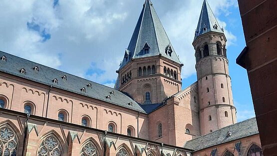 Mainzer Dom vom Kreuzgang aus